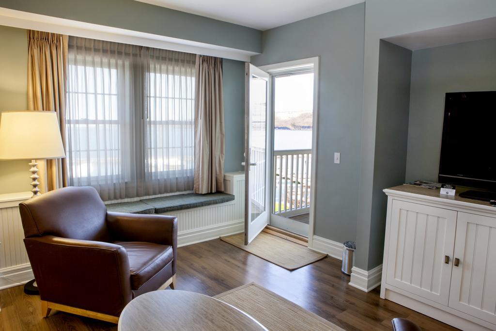 Watkins Glen Harbor Hotel Luaran gambar